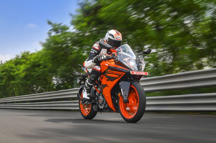2022 KTM RC 200 review, track ride 2022 KTM RC 200 review, track ride